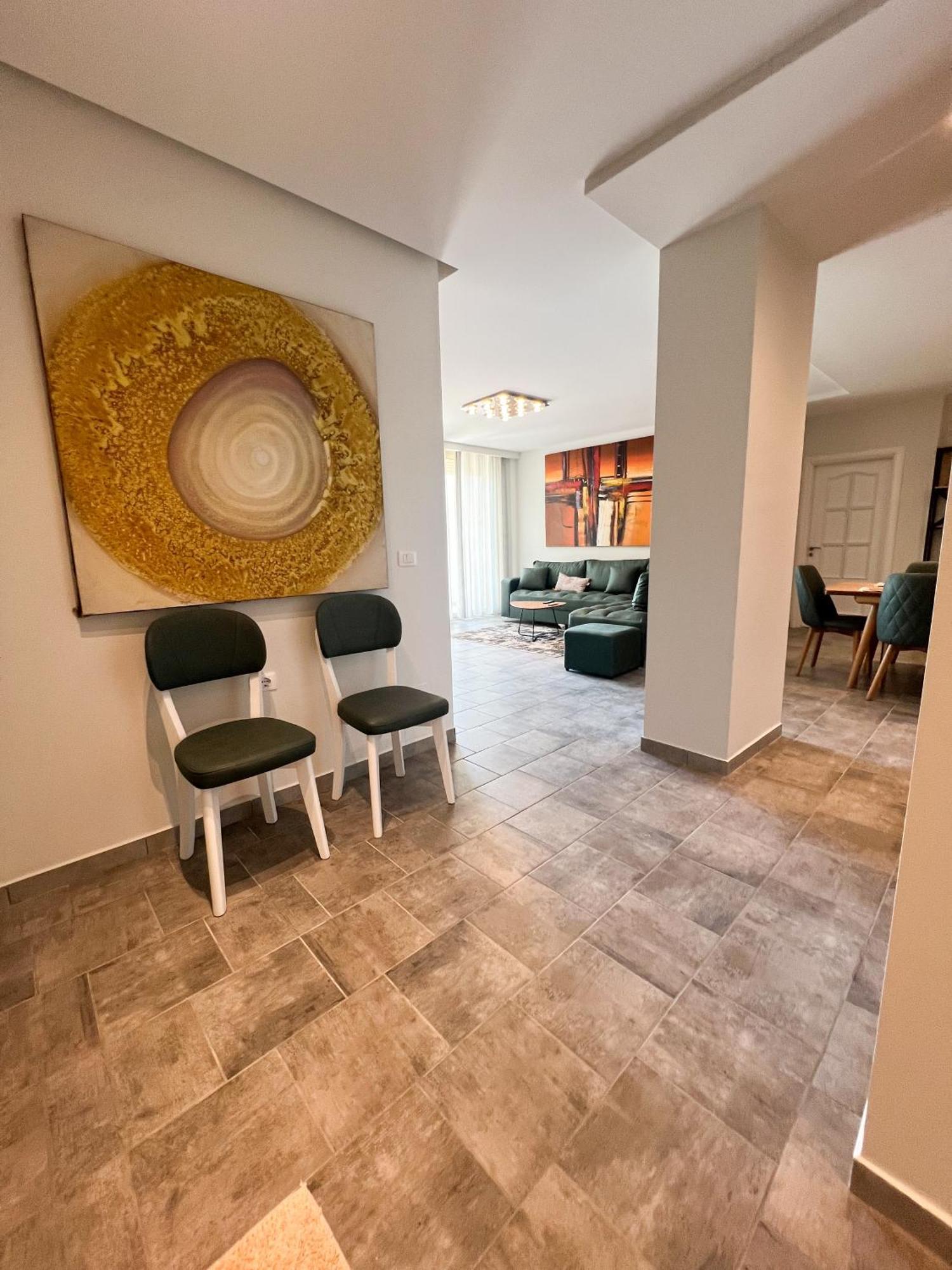 Sea View Apartment *